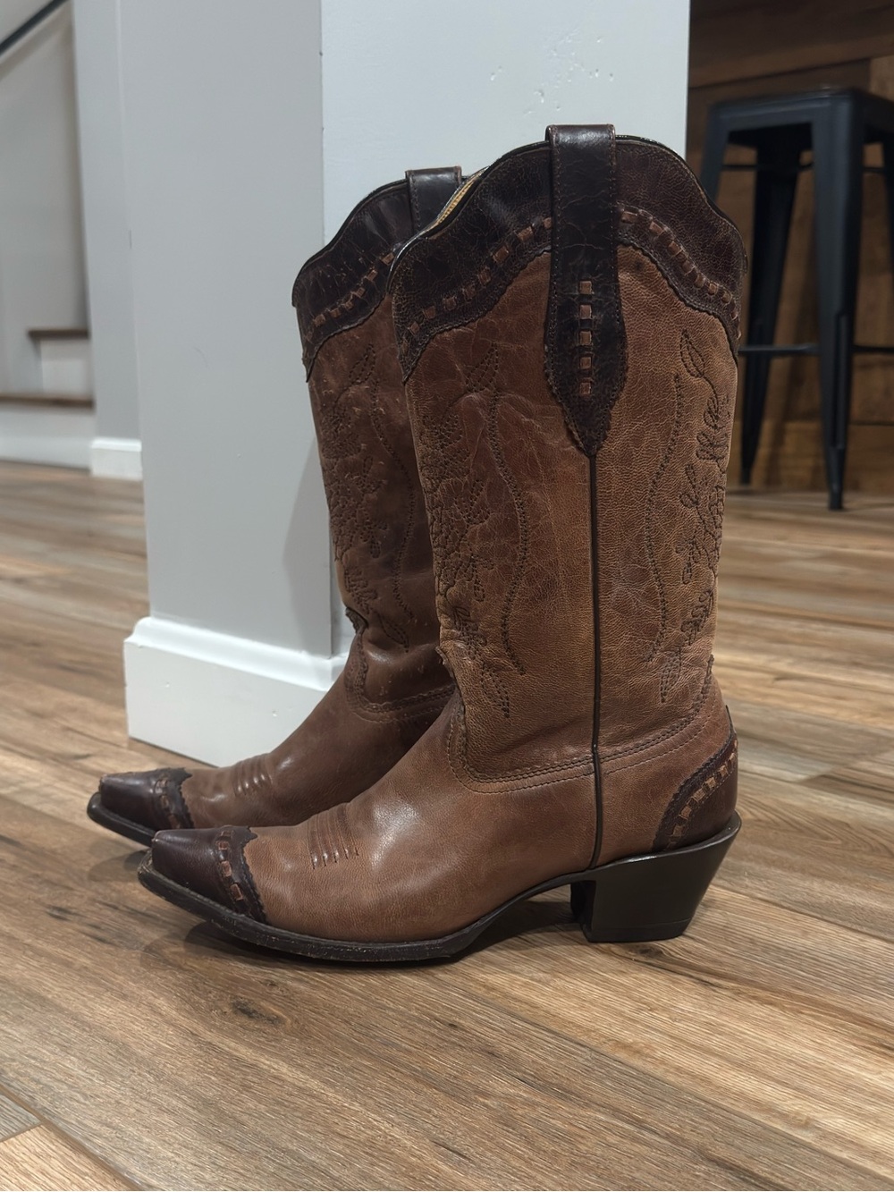CORRAL Western Floral Stitched Snip Toe Brown Leather Cowboy Boots | Size 9